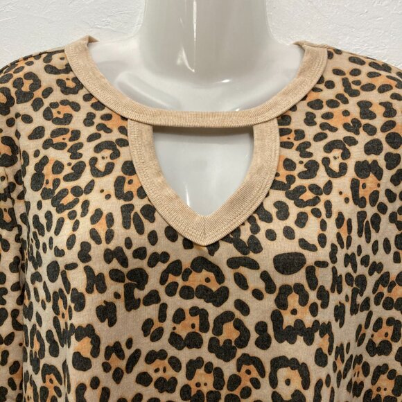 NWT Easel Los Angeles Brown Leopard Sweatshirt Knit Pullover Top Cut out S - Picture 4 of 12